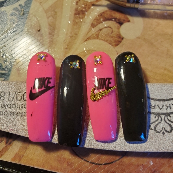 Custmized Nails - Picture 13 of 16